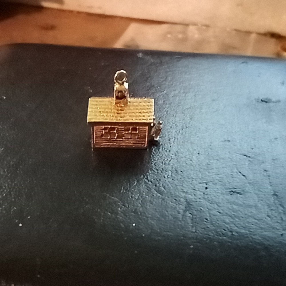 14 Karat Solid Gold Pendant in the Shape of a House  - 2 Oz/5 Grams